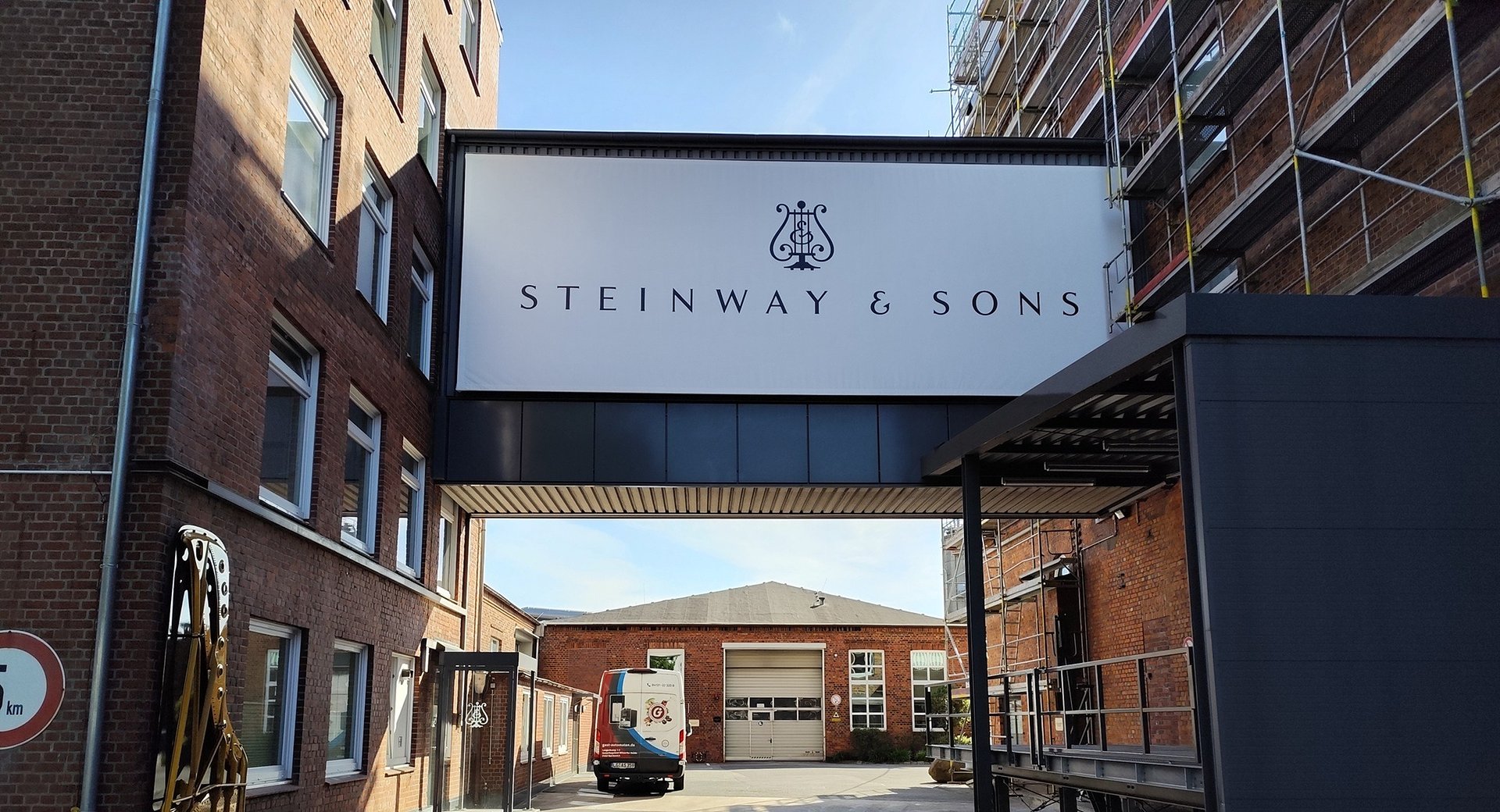 RMF Classic zajrzy za kulisy Steinway & Sons. Fortepiany z Hamburga w centrum XIX Konkursu Chopinowskiego