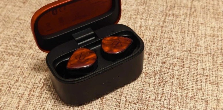 The Sixth Axis - Noble Fokus Amadeus Wireless Earbuds Review