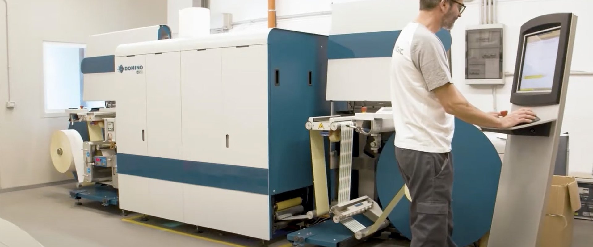 Zweite digitale Etikettendruckmaschine Domino N610i treibt Wachstum für Finlogic an