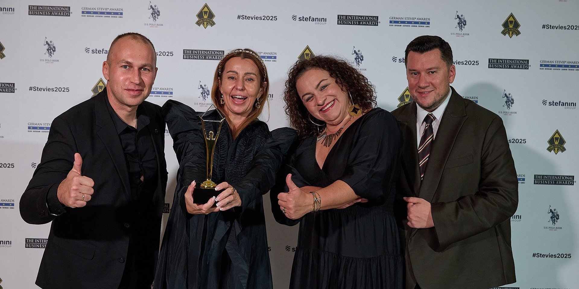 Ceramika Paradyż z prestiżową Złotą Statuetką Stevie® Awards!