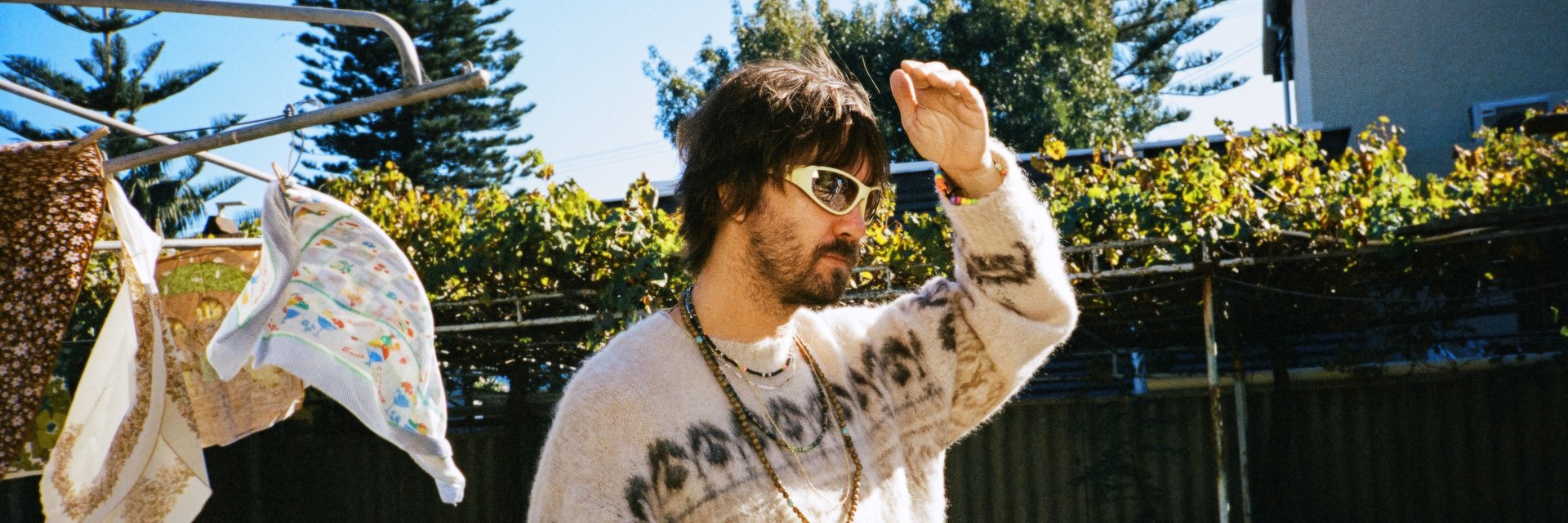 Tame Impala má venku novou desku Deadbeat