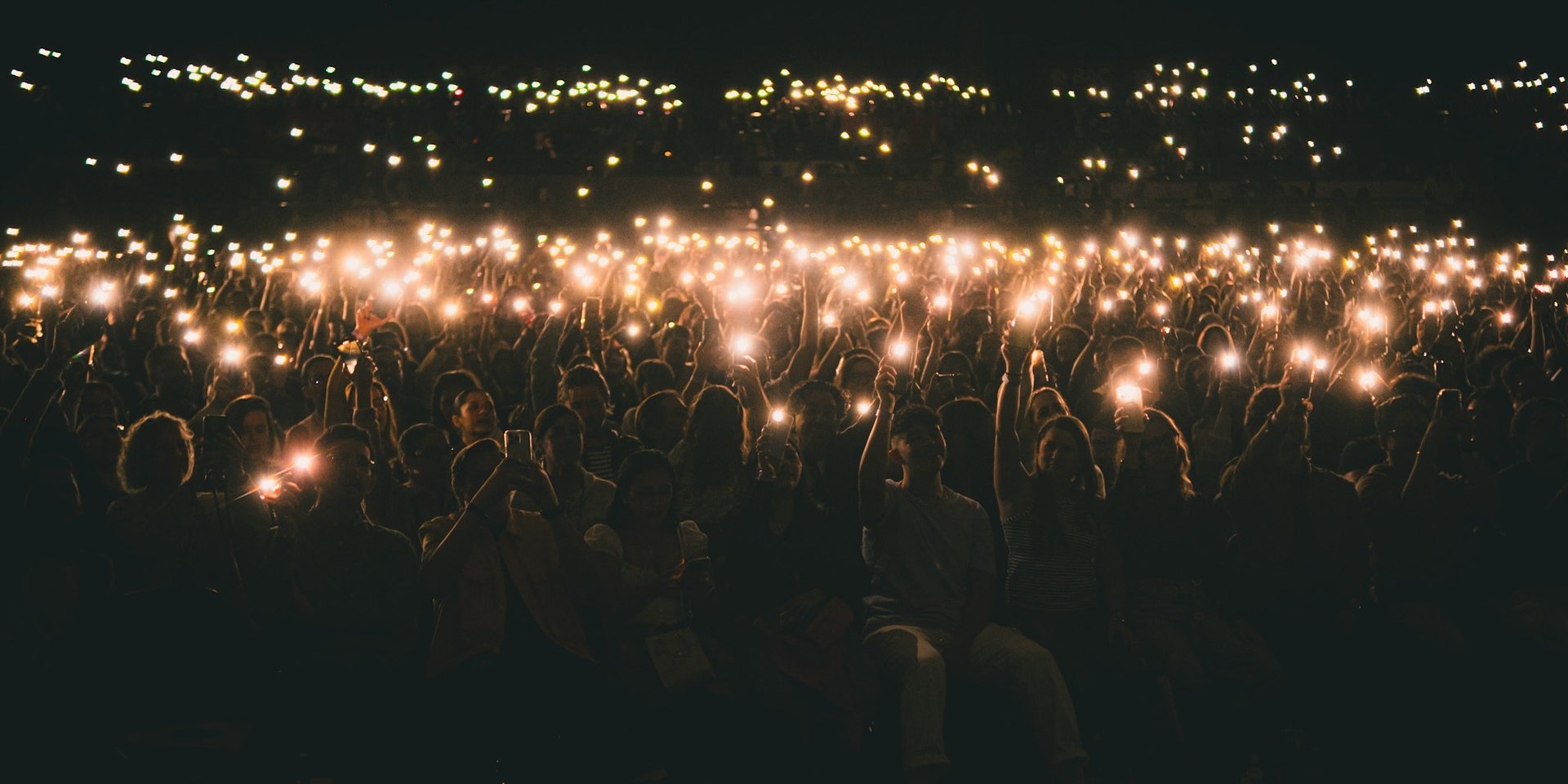 Debi Nova deslumbra con un concierto histórico en el Parque Viva de su natal Costa Rica
