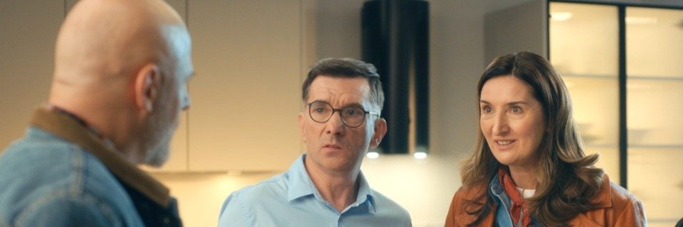 Nawet mąż stolarz się zdziwi. Nowa reklama Agaty o trwałych i szybko dostępnych meblach kuchennych