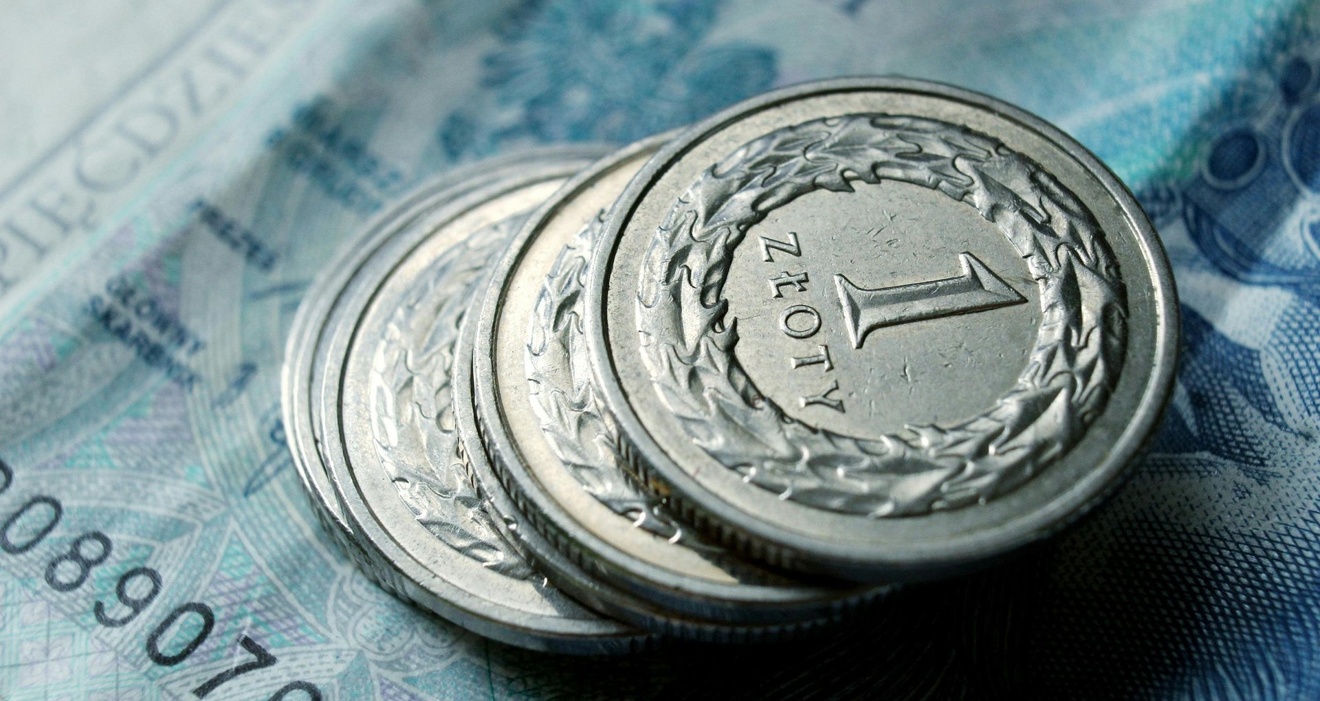 Polacy chcą wiedzieć, ile zarabiają inni. 7 na 10 oczekuje jawności płac