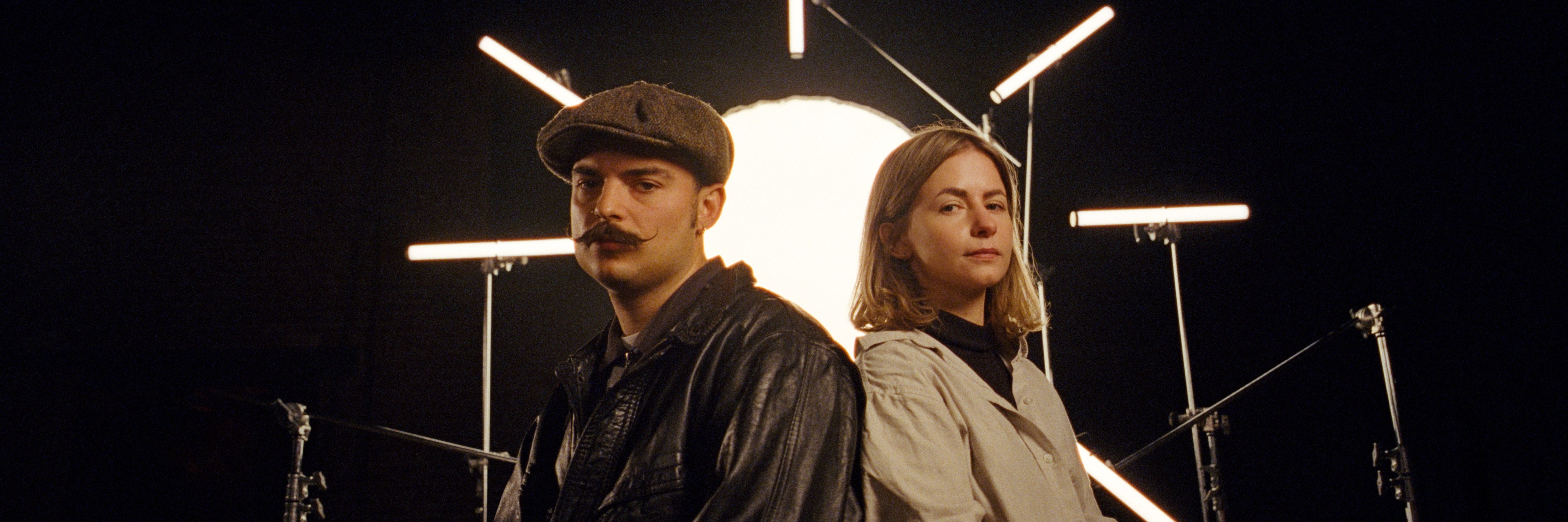 Wiktor Dyduła i Yana Couto w wyjątkowej wersji „Tam słońce, gdzie my”