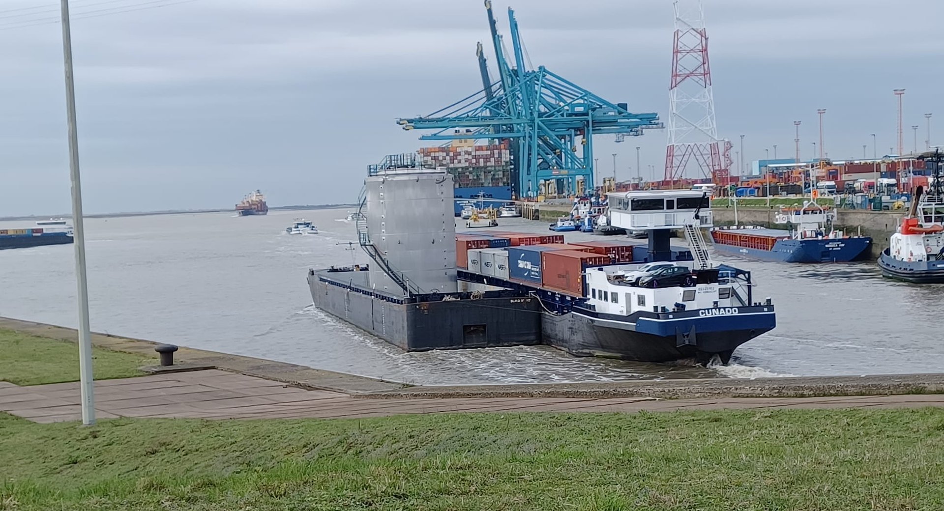 België heeft zijn uitgaven voor onderzoek en ontwikkeling in de chemische sector de afgelopen tien jaar verdubbeld, wat meer dan 100.000 directe banen heeft opgeleverd.