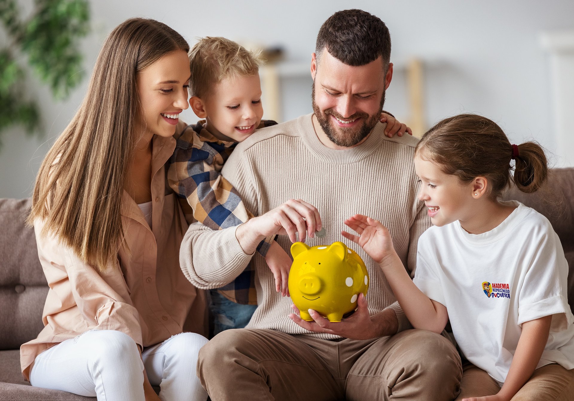 Większość rodziców czeka z tym za długo. 6 zasad mądrego obchodzenia się z pieniędzmi, z którymi warto zapoznać dziecko już dziś.