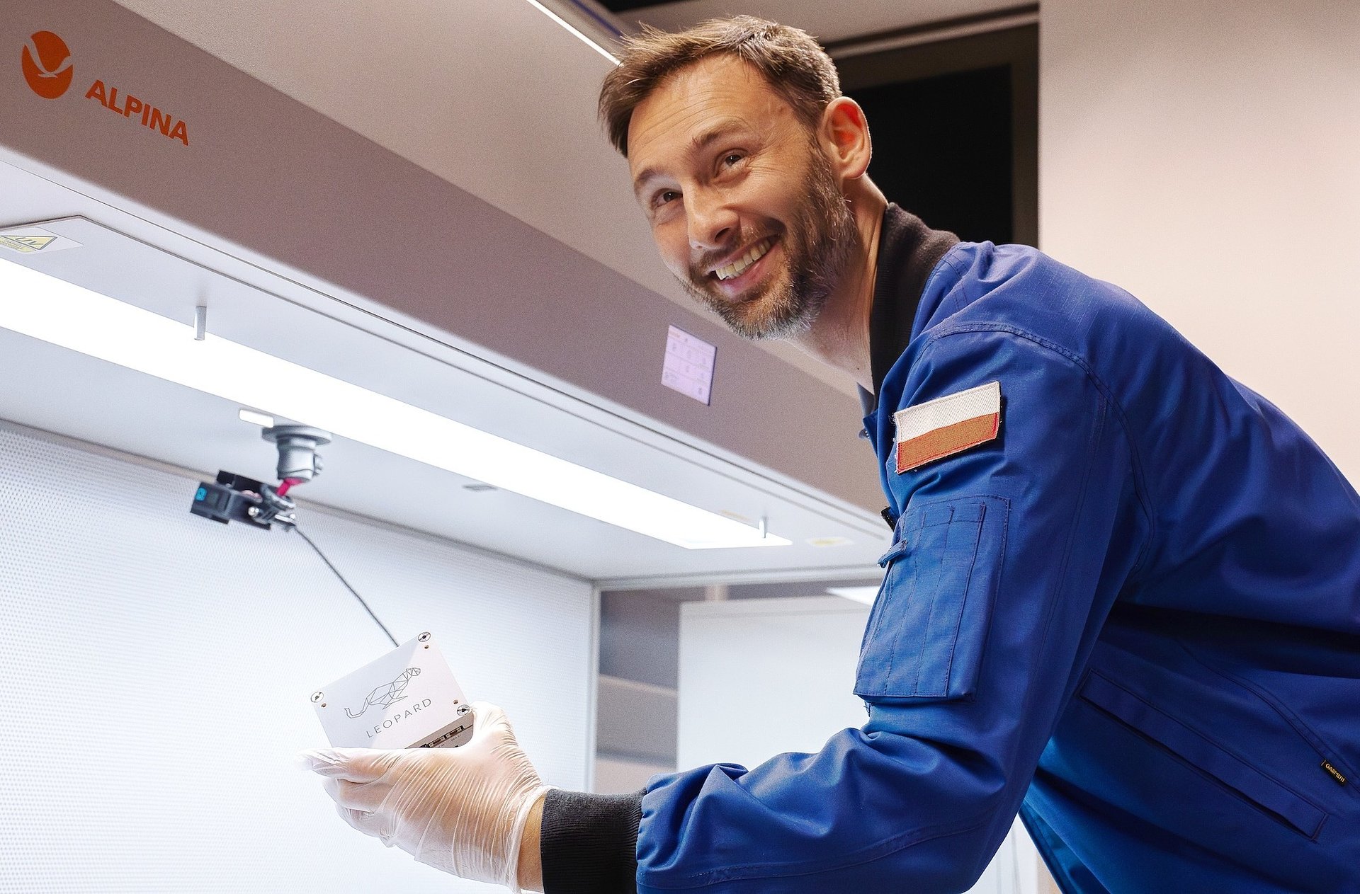 Przedstawiono pierwsze wyniki z eksperymentu LeopardISS. Jednostka już od pół roku działa w kosmosie.