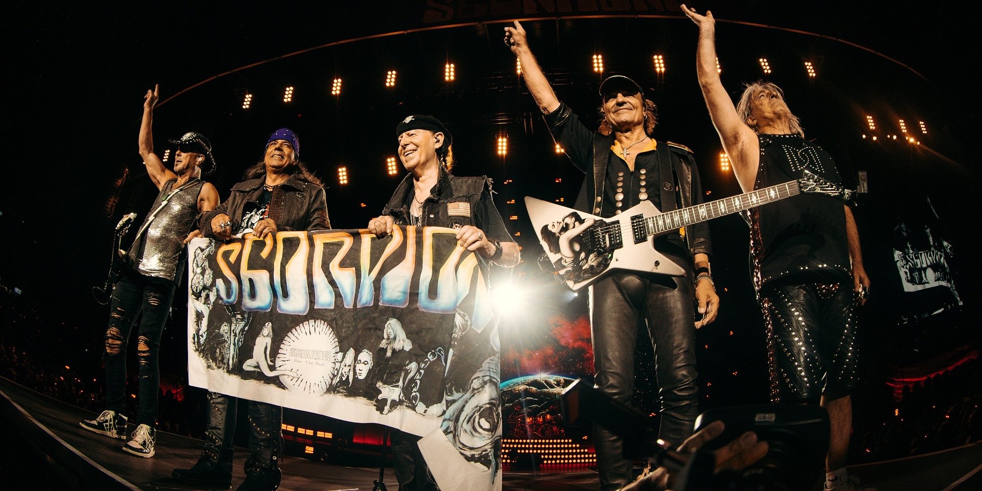 Scorpions promują „Coming Home Live” singlem „The Zoo”