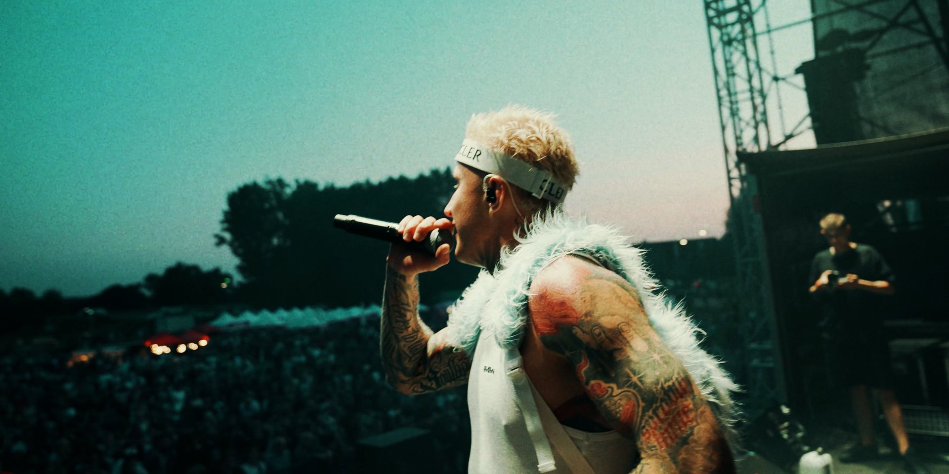 "Dumna Babcia” - nowy singiel KØDIEGO