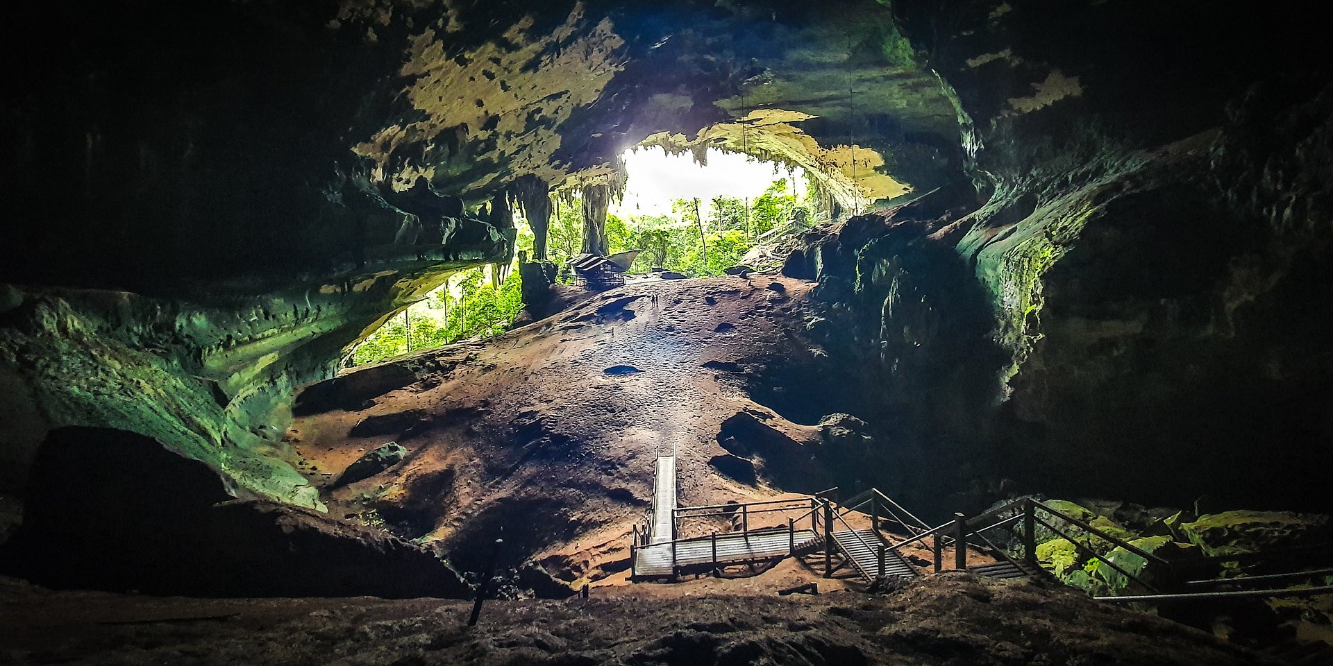 LATE DEAL: Broaden Your Horizons before 2026 ends: Discover Sarawak’s Wildlife, Caves and Culture — with a Beach Finale