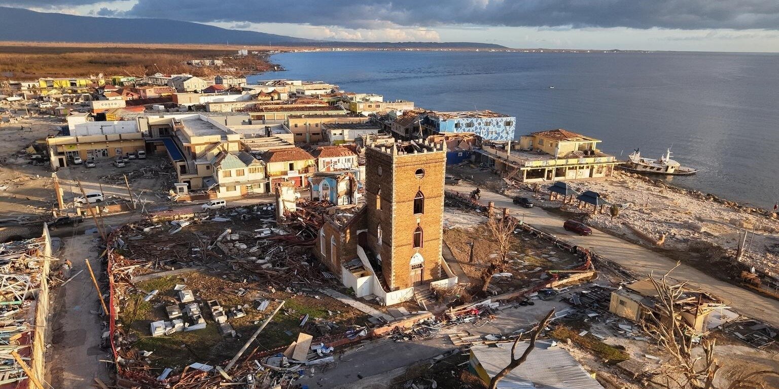 Huragan Melissa zakłóca edukację niemal 477 tys. dzieci na Karaibach