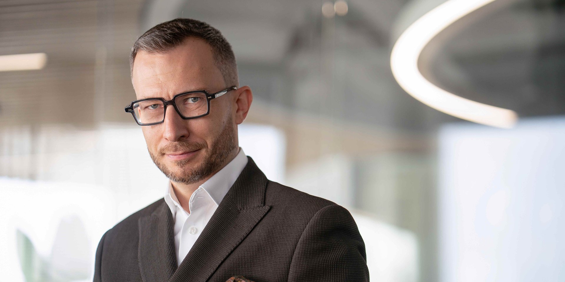 Re-commerce Logistics Centers: The New Heart of the Fashion Supply Chain?