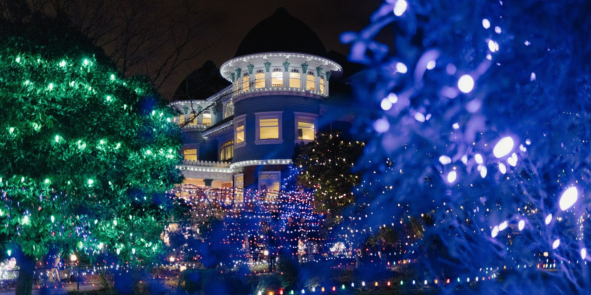 CANUCK PLACE CHILDREN’S HOSPICE CELEBRATES THE HOLIDAYS DURING LIGHTING OF THE HOUSE