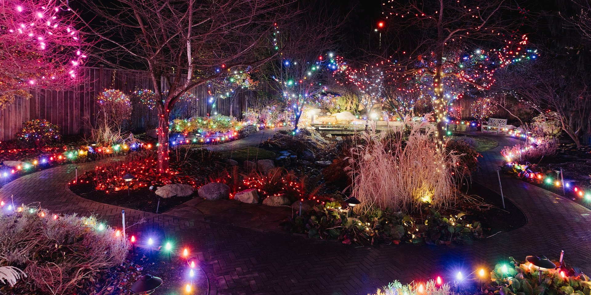 CANUCK PLACE CHILDREN’S HOSPICE CELEBRATES THE HOLIDAYS DURING LIGHTING OF THE HOUSE