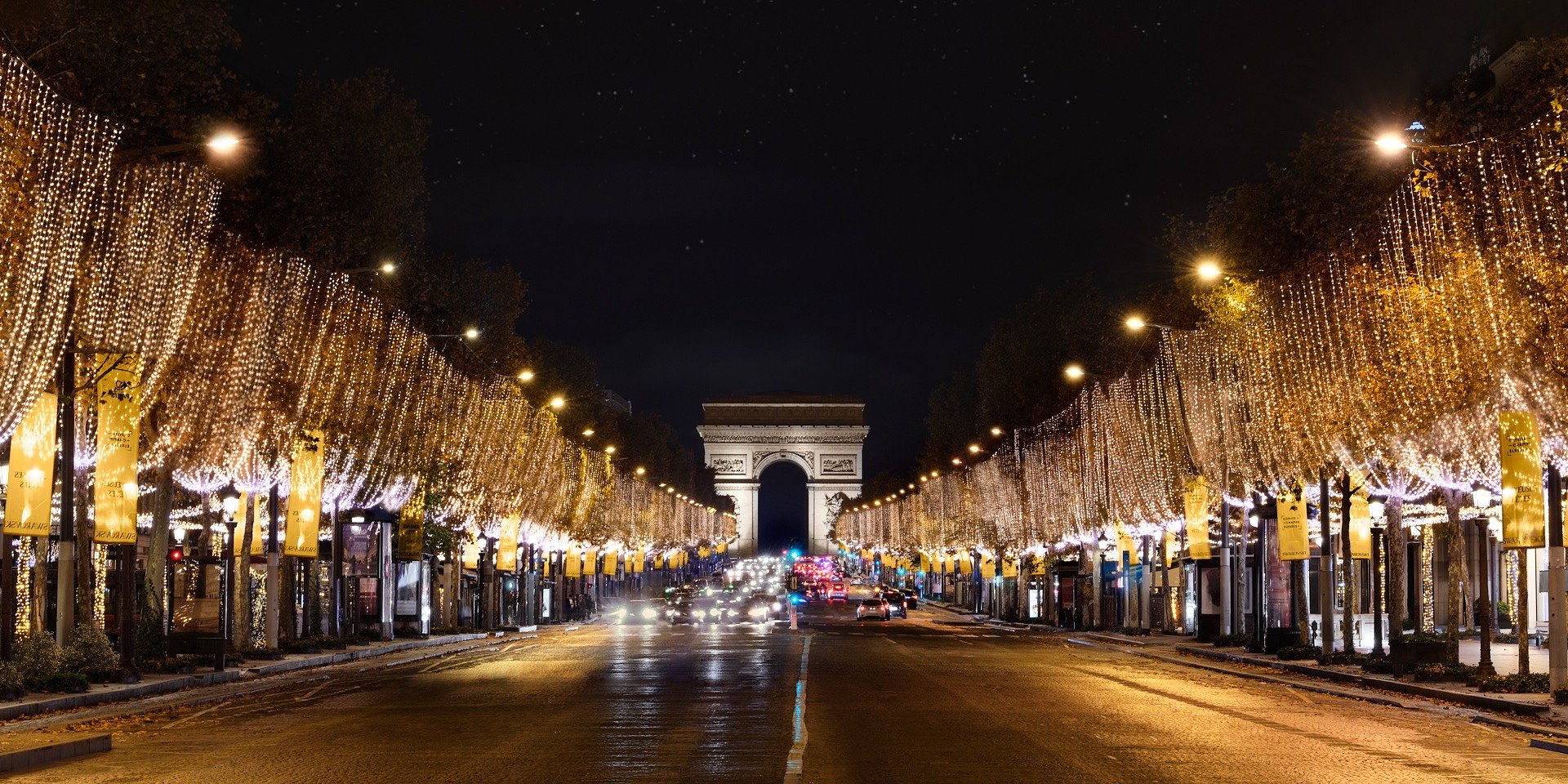 Swarovski rozświetla Paryż jako ekskluzywny sponsor Iluminacji Pól Elizejskich