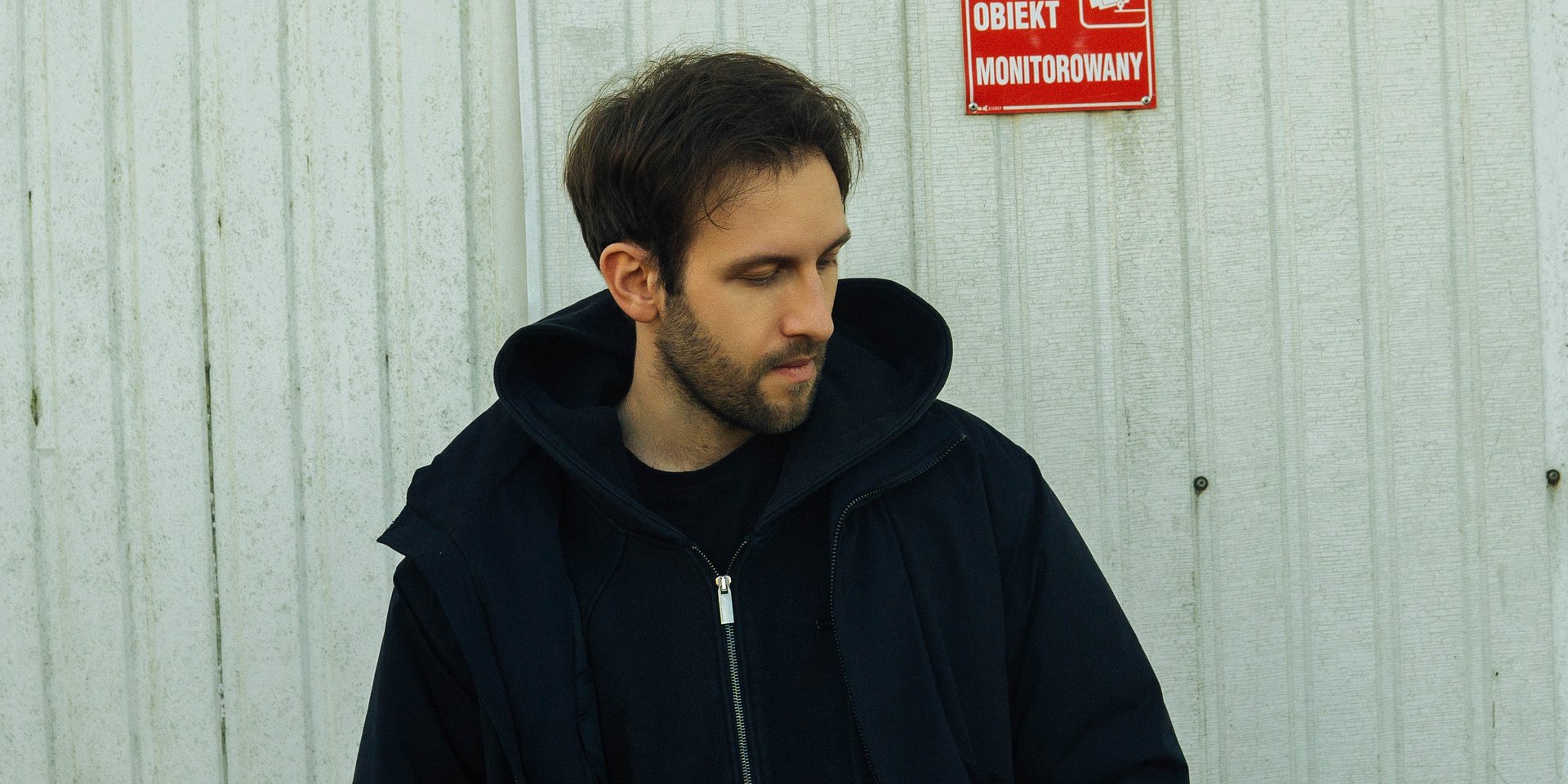 INDEB wraca z pełnym emocji singlem „Sumienie mówi szeptem”