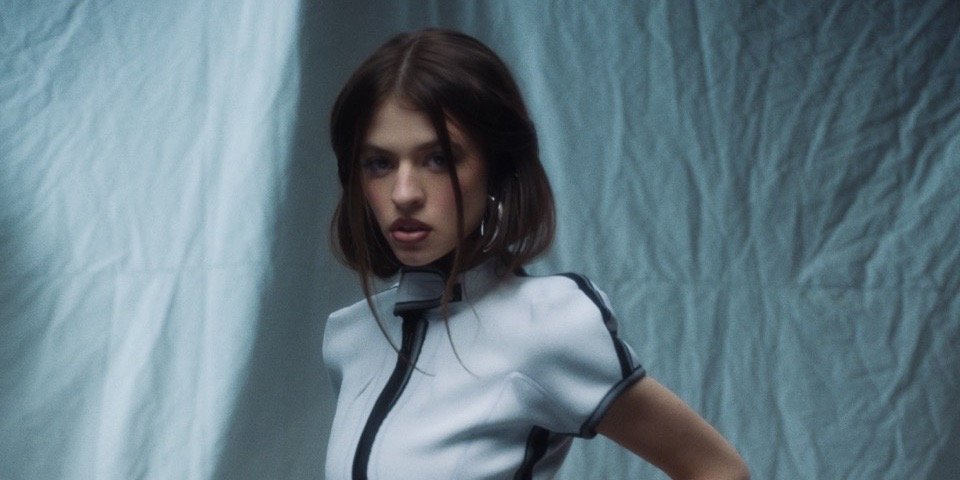 BAMBI POWRACA Z NOWYM SINGLEM „WIDZIAŁAM JUŻ WSZYSTKO”