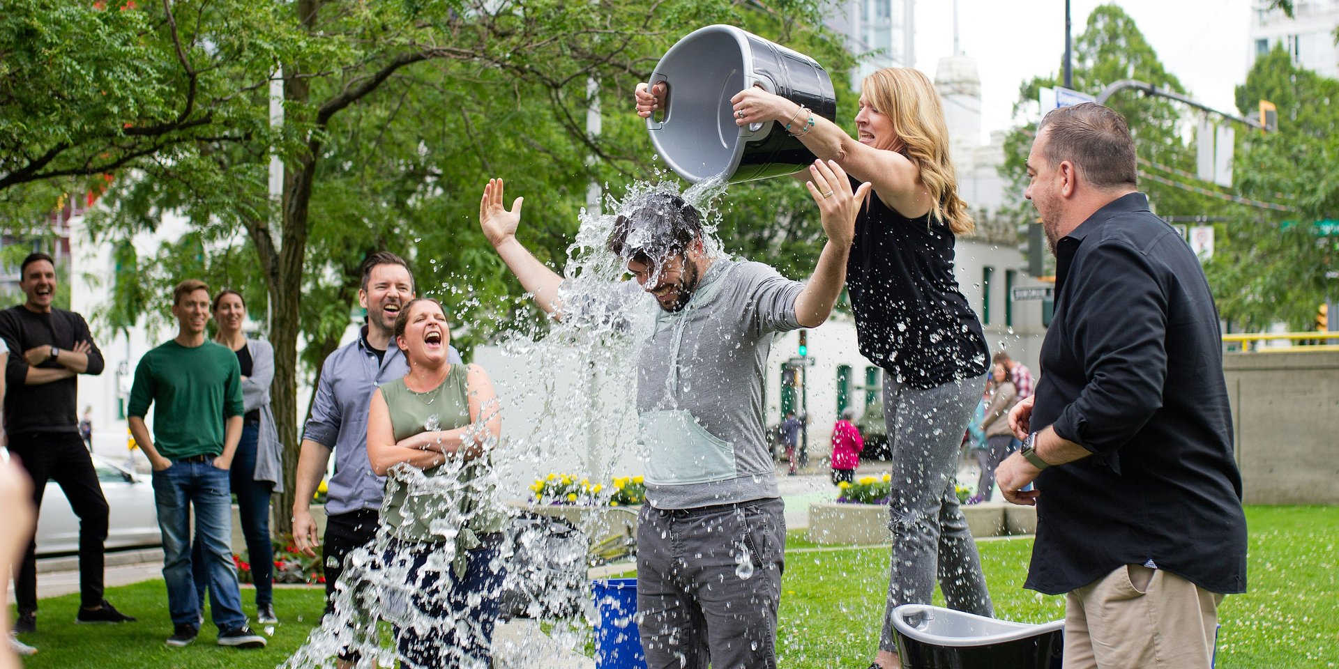 Greenwashing, pinkwashing, a teraz jeszcze charity-washing. NESsT podpowiada firmom, jak naprawdę zmieniać świat na lepsze