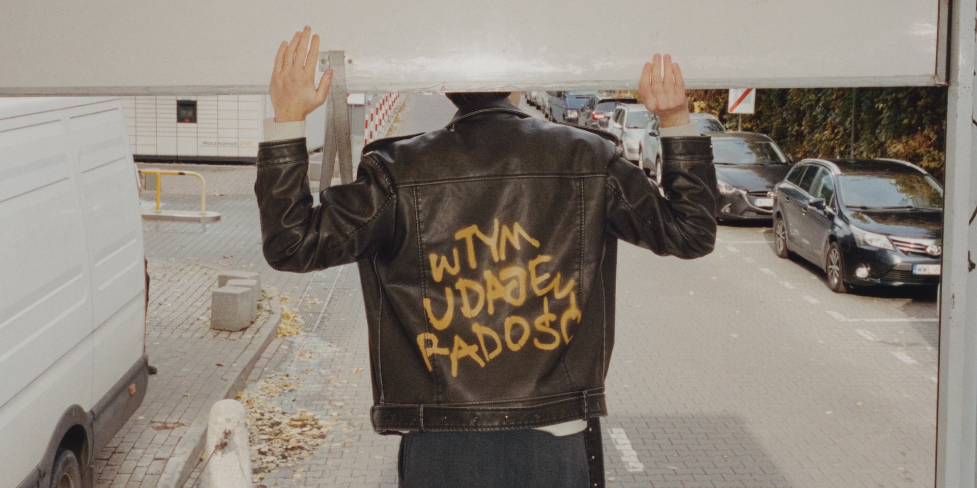 Mężczyźni pod maską emocji. Answear.com w czwartej edycji projektu „Zadbaj o to, co jest w środku" porusza temat zdrowia psychicznego mężczyzn