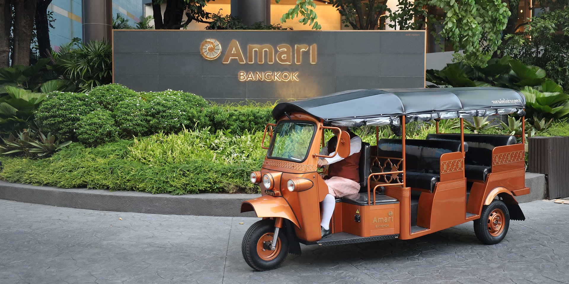 Amari Bangkok Launches its First EV Tuk Tuk: &nbsp;A Sustainable Way to Explore Bangkok’s Vibrant Heart