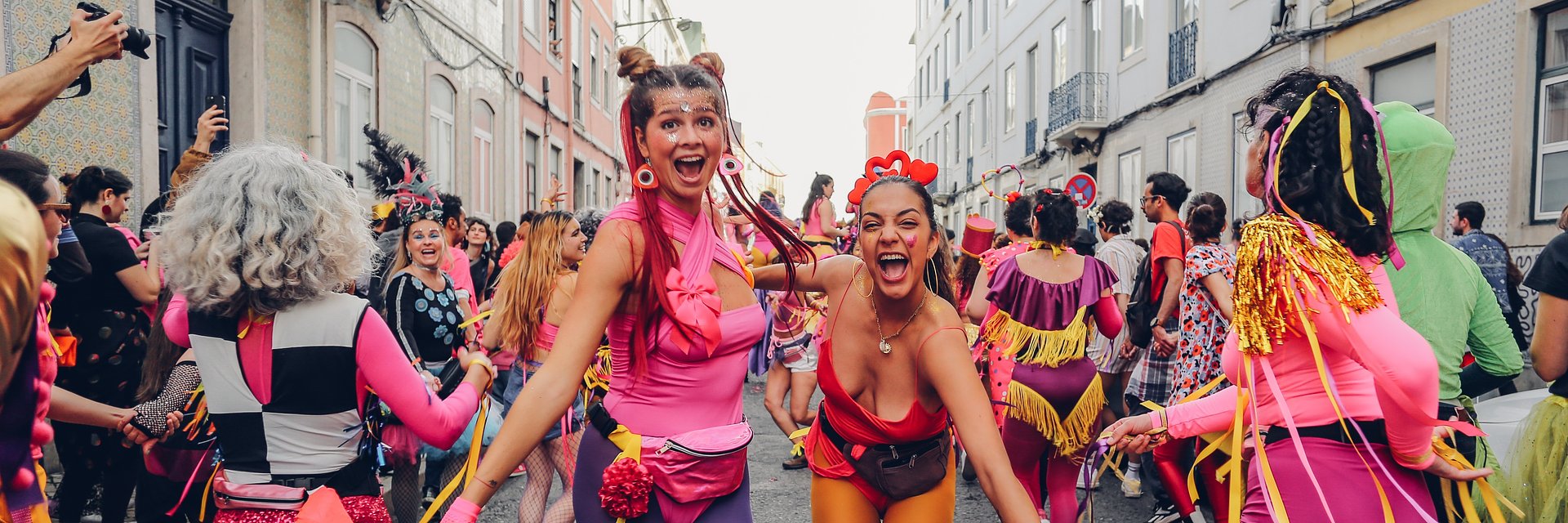 IDB ROOFTOP BY MIRARI RECEBE COLOMBINA CLANDESTINA NO ENCERRAMENTO DA TEMPORADA