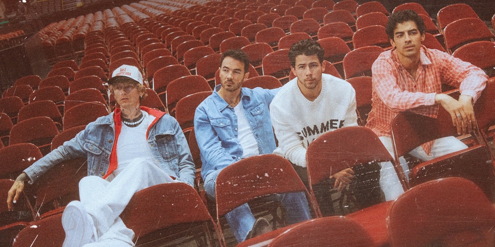 Jonas Brothers nagrali remiks hitu „cliché” mgk