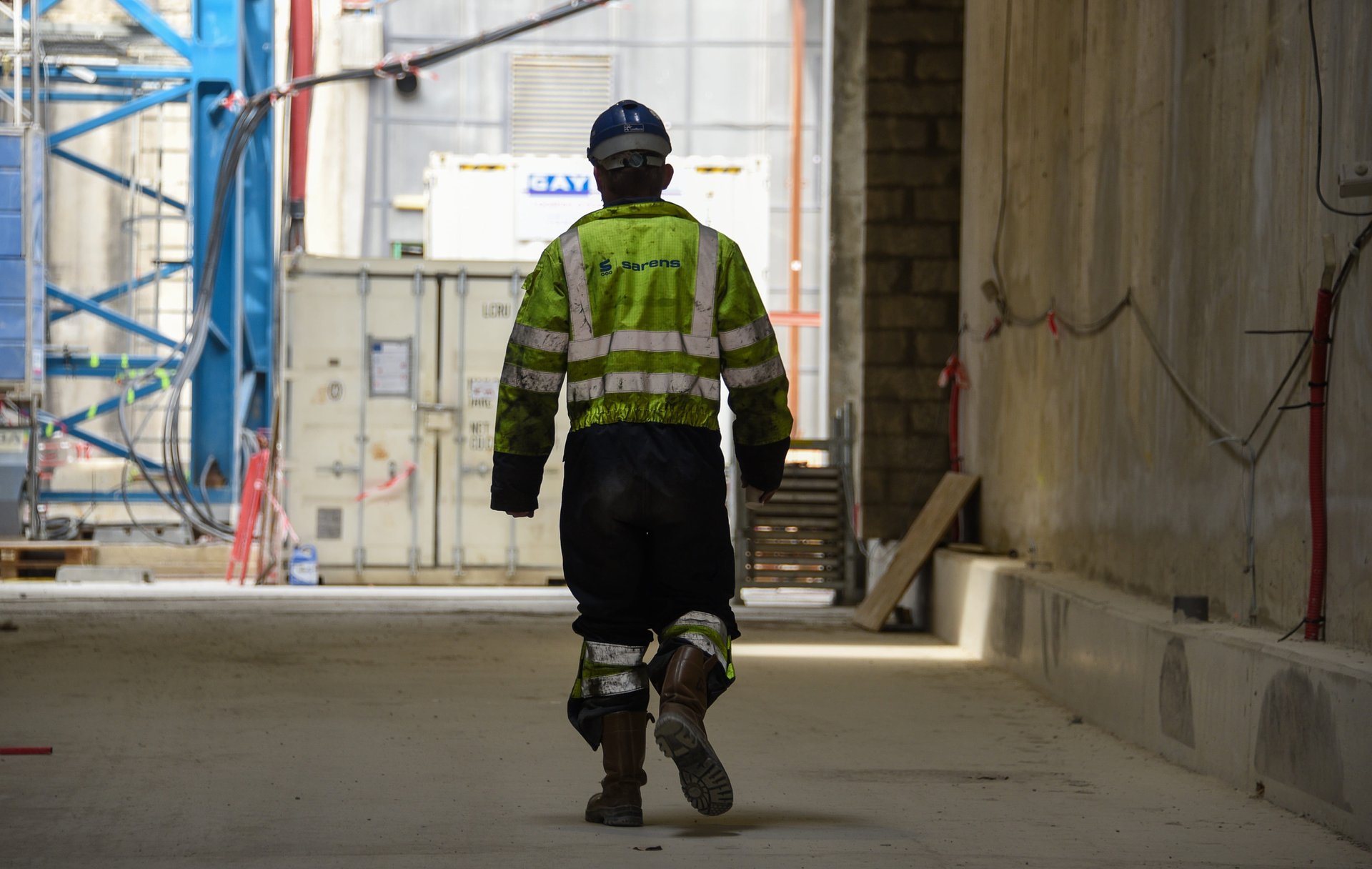 Sarens collaborates with Roy Sheds on the expansion of its workshop in Forrestdale with the installation of three new overhead cranes