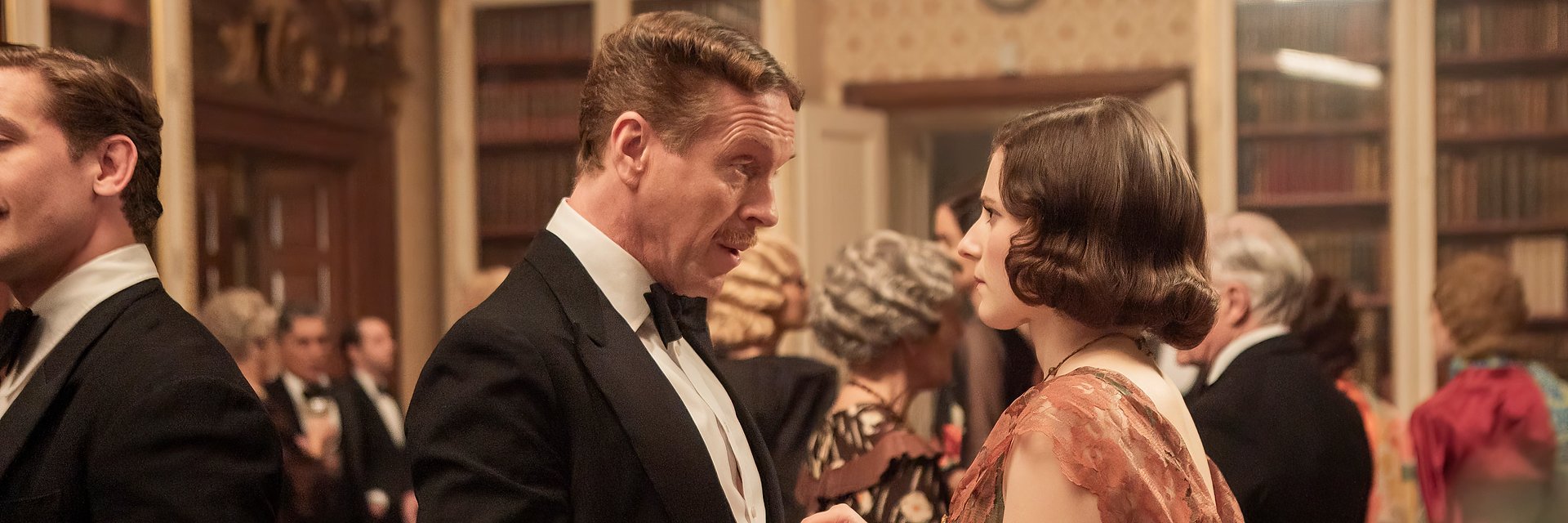 Zapraszamy na pokaz specjalny komedii WUJOWY DWÓR