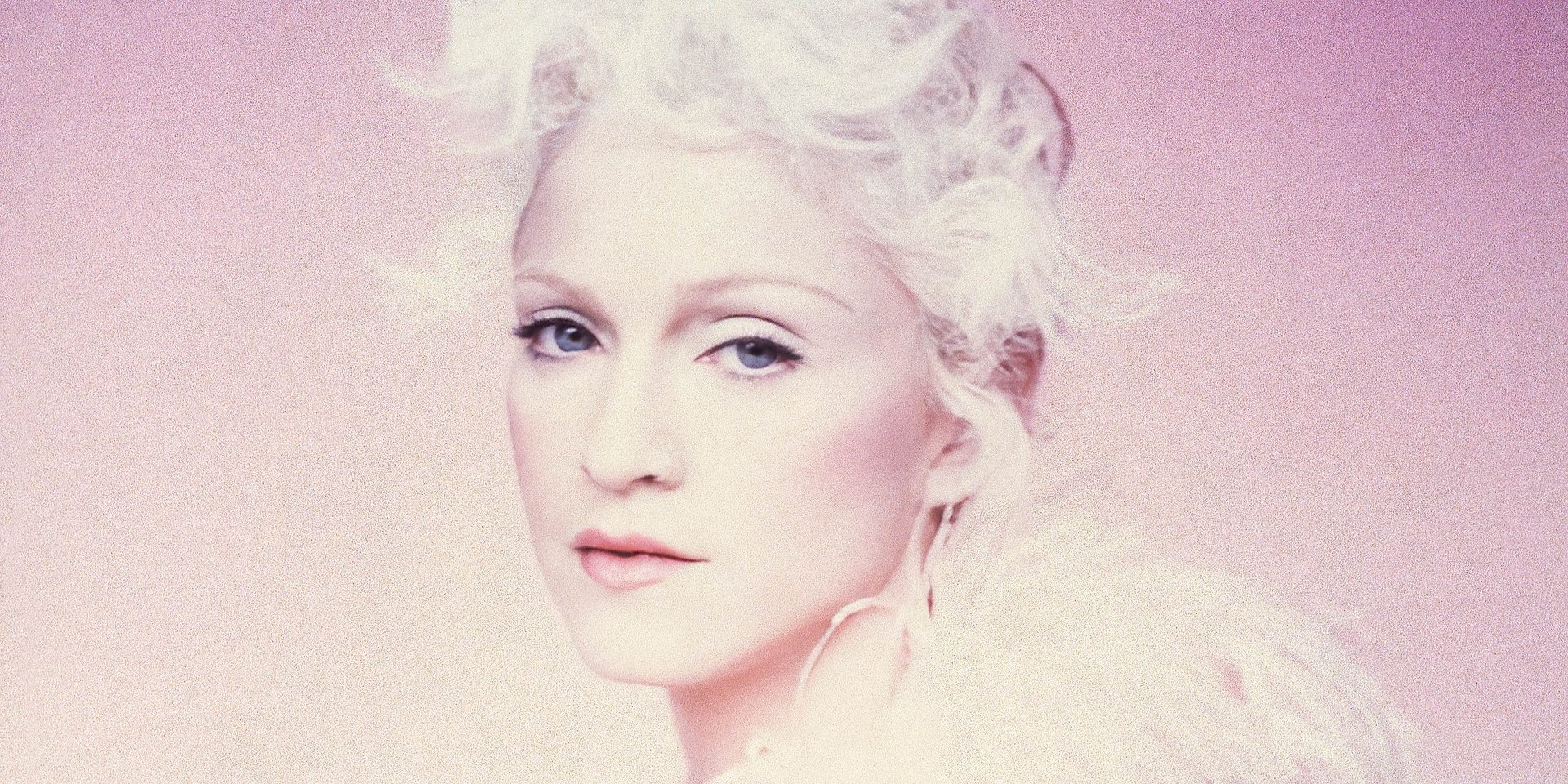 Madonna wydaje "Bedtime Stories - The Untold Chapter" i świętuje 30-lecie płyty, z której pochodzą przeboje "Take a Bow" i "Human Nature"