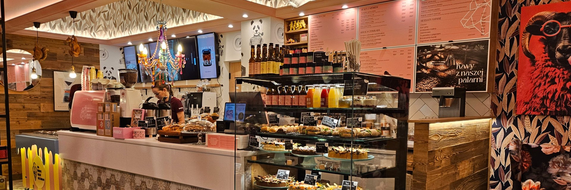 Nysa z pierwszą kawiarnią the White Bear Coffee