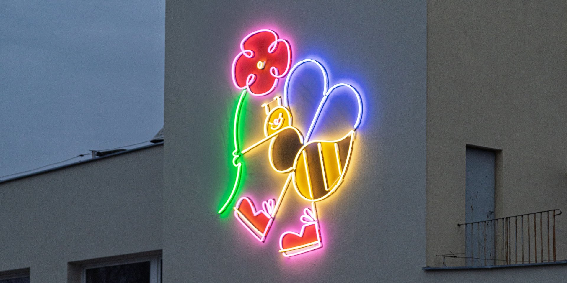 Nowy neon na gdyńskim Witominie rozświetli krótkie zimowe dni