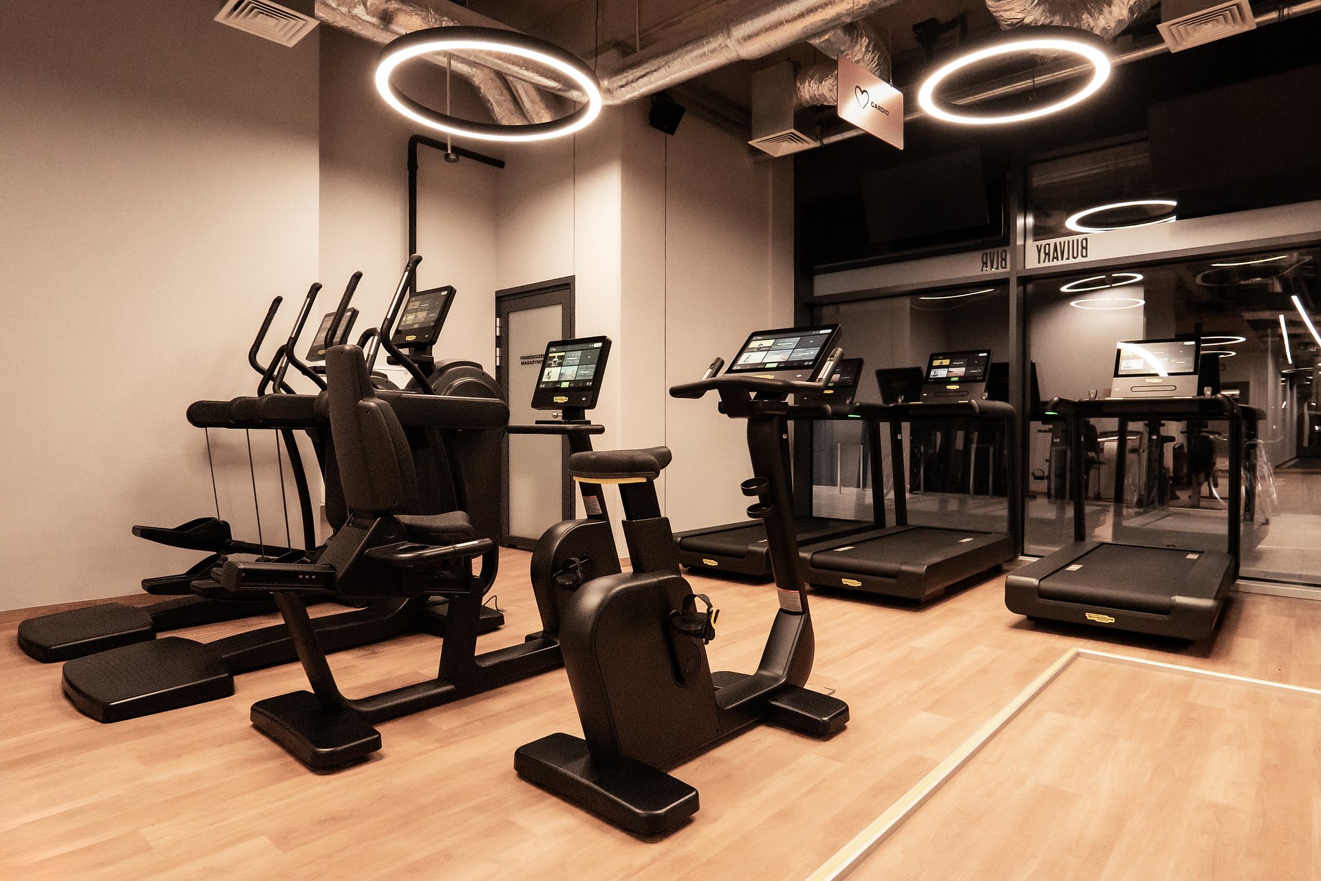 Benefit Systems opens an intimate club at Bulvary Wrocław. At Studio Fitness Academy, training is supported by AI.