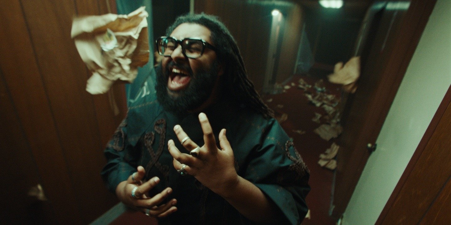 Elmiene prezentuje poruszający singiel „Cry Against The Wind”