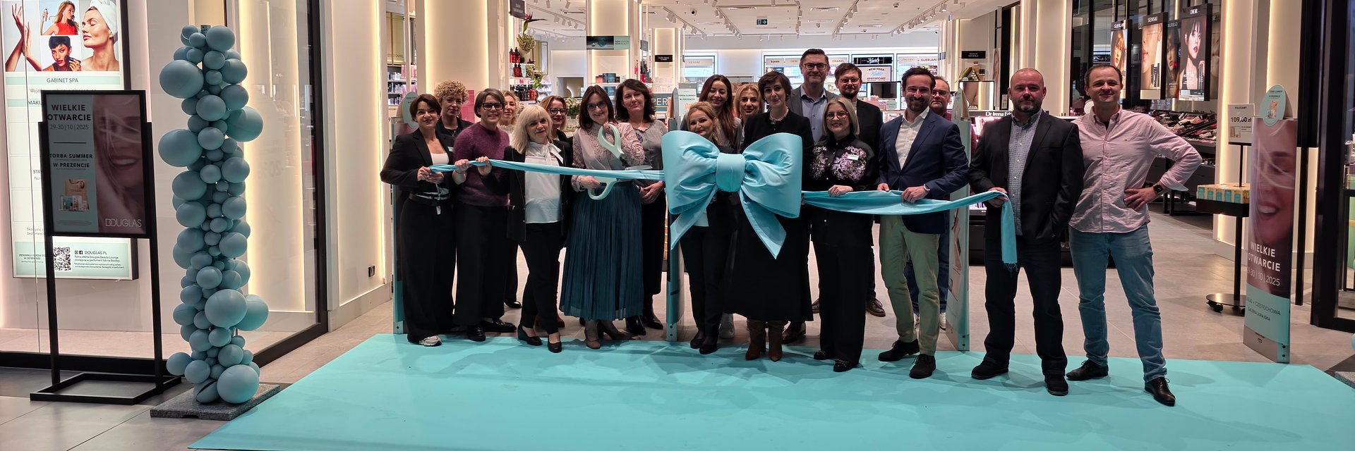 DOUGLAS INWESTUJE W MODERNIZACJE – POWIĘKSZONA PERFUMERIA W GALERII JURAJSKIEJ W CZĘSTOCHOWIE JUŻ OTWARTA