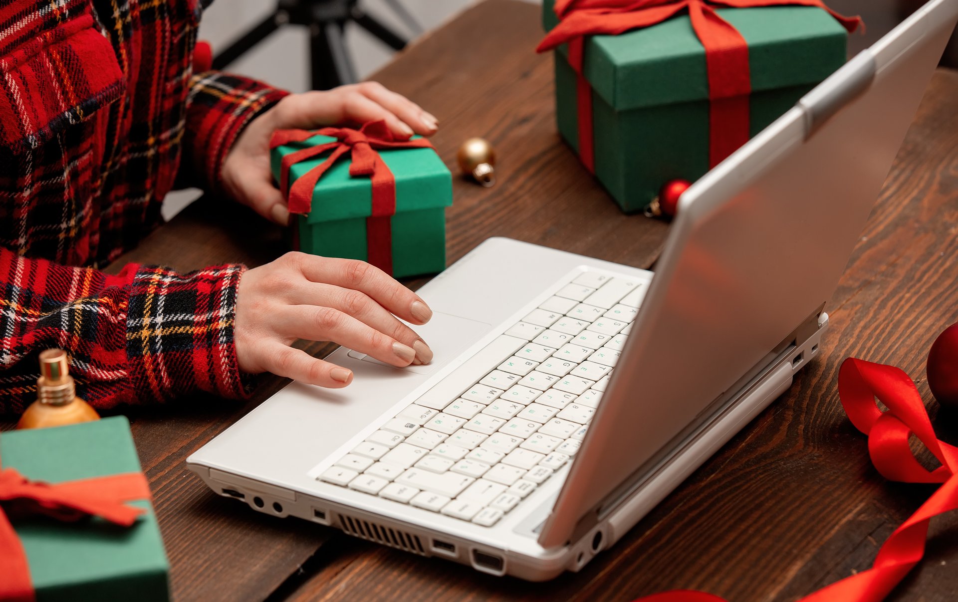 Cicha noc, głośny problem. Świąteczne zakupy na chińskich platformach a polski e-handel