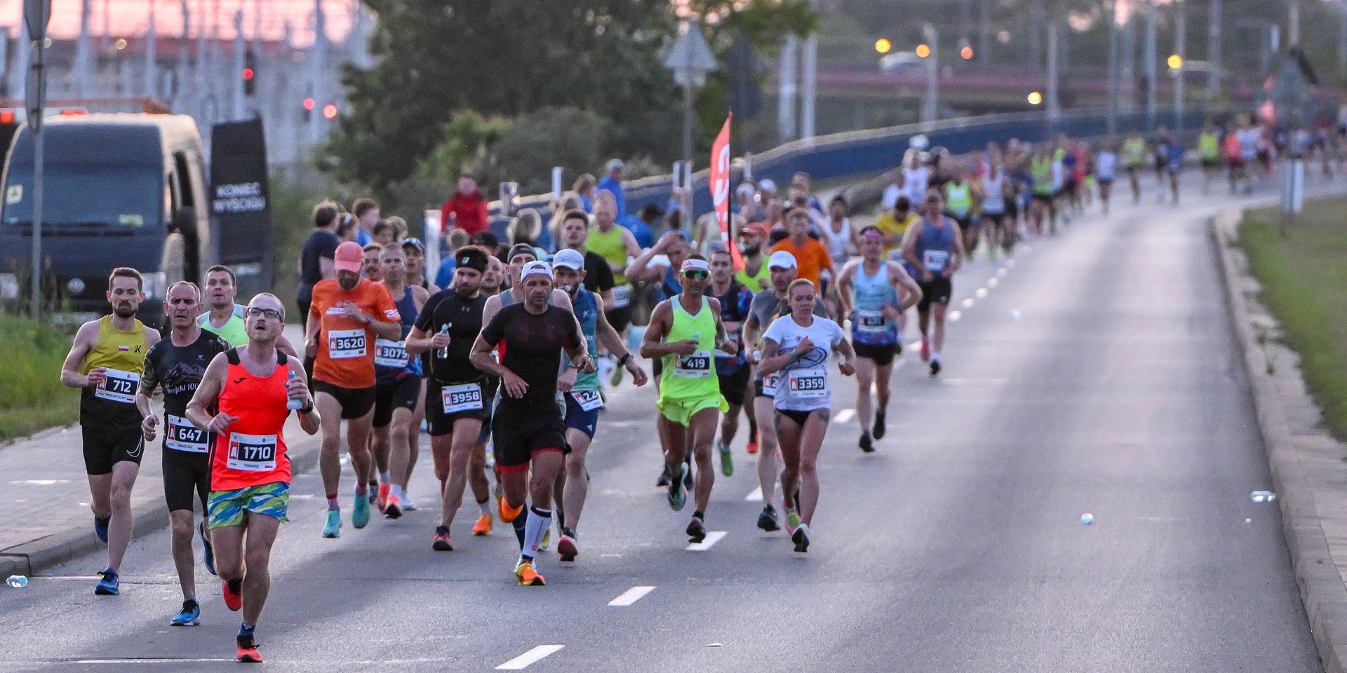 Magia "szóstki" czyni dobro. Walczymy o posiłki dla dzieci i wsparcie zdrowia psychicznego sportowców