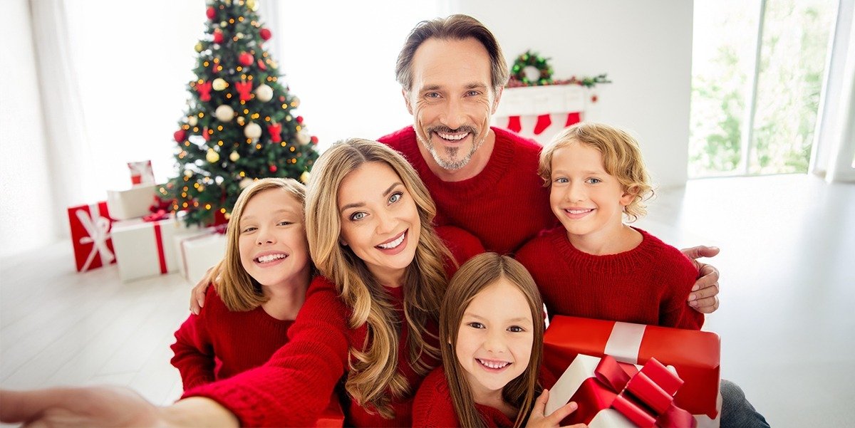 Rodzinne święta taniej! Wystarczy aktywować Kartę Dużej Rodziny w POLOappce!