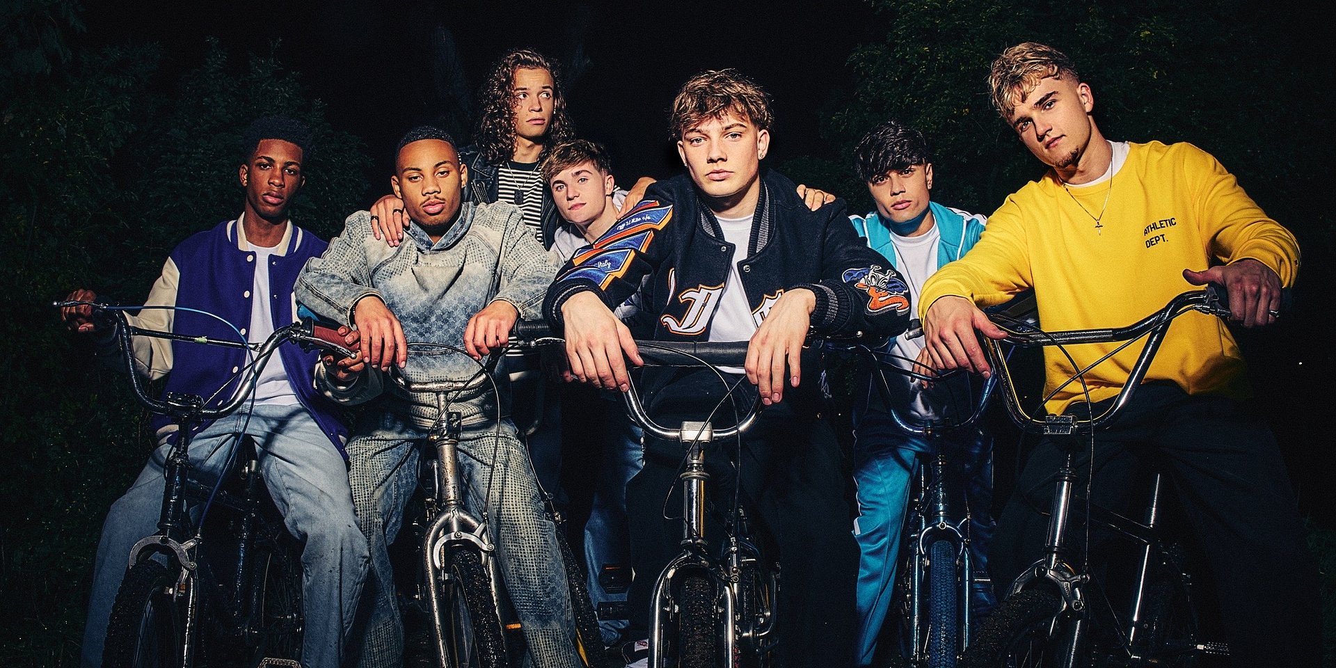 Boysband December 10 przedstawia się publiczności niecodziennym coverem „Bye Bye Bye” NSYNC