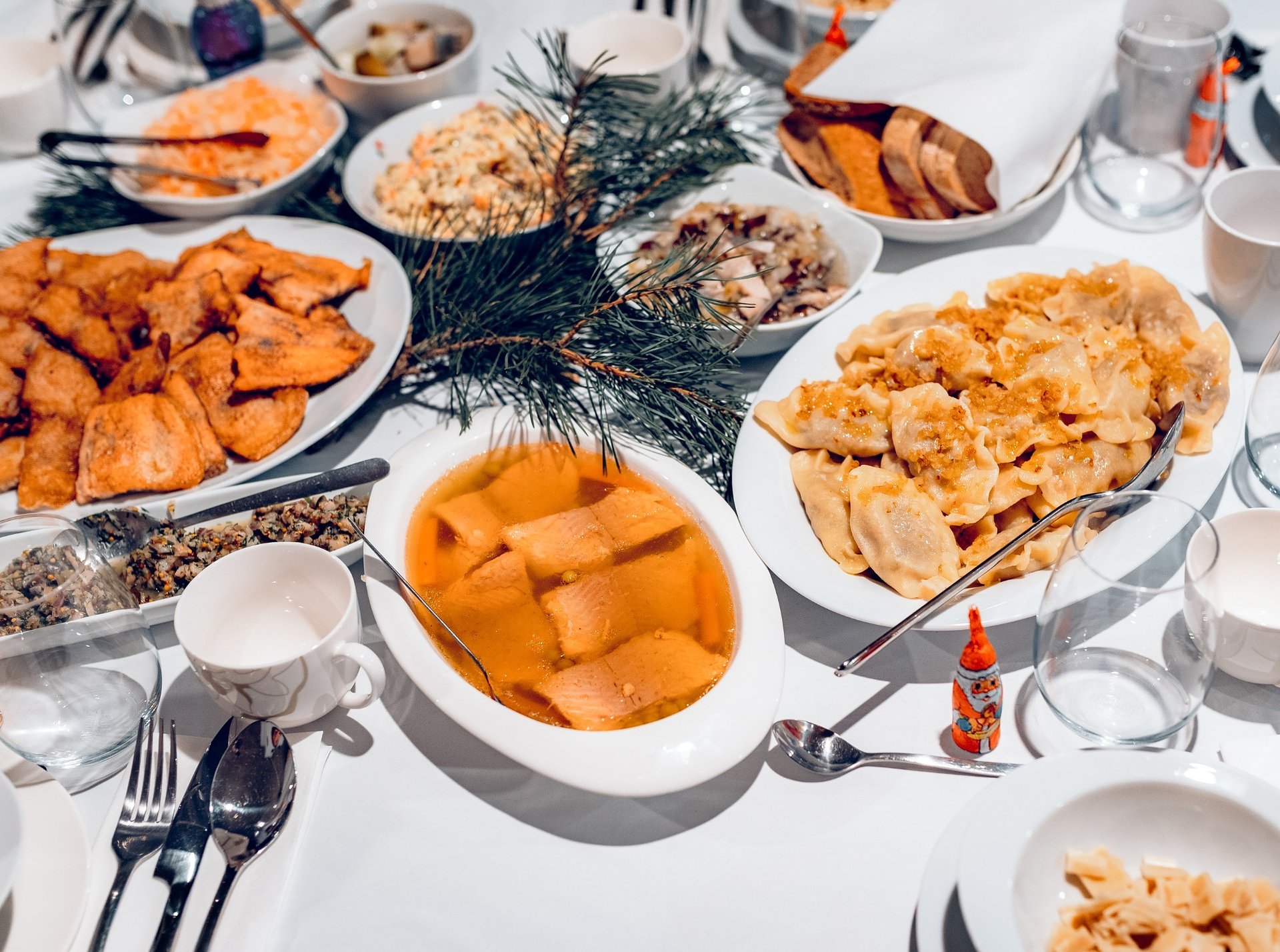 Wigilia po polsku: 63 proc. z nas spędzi ją w domu