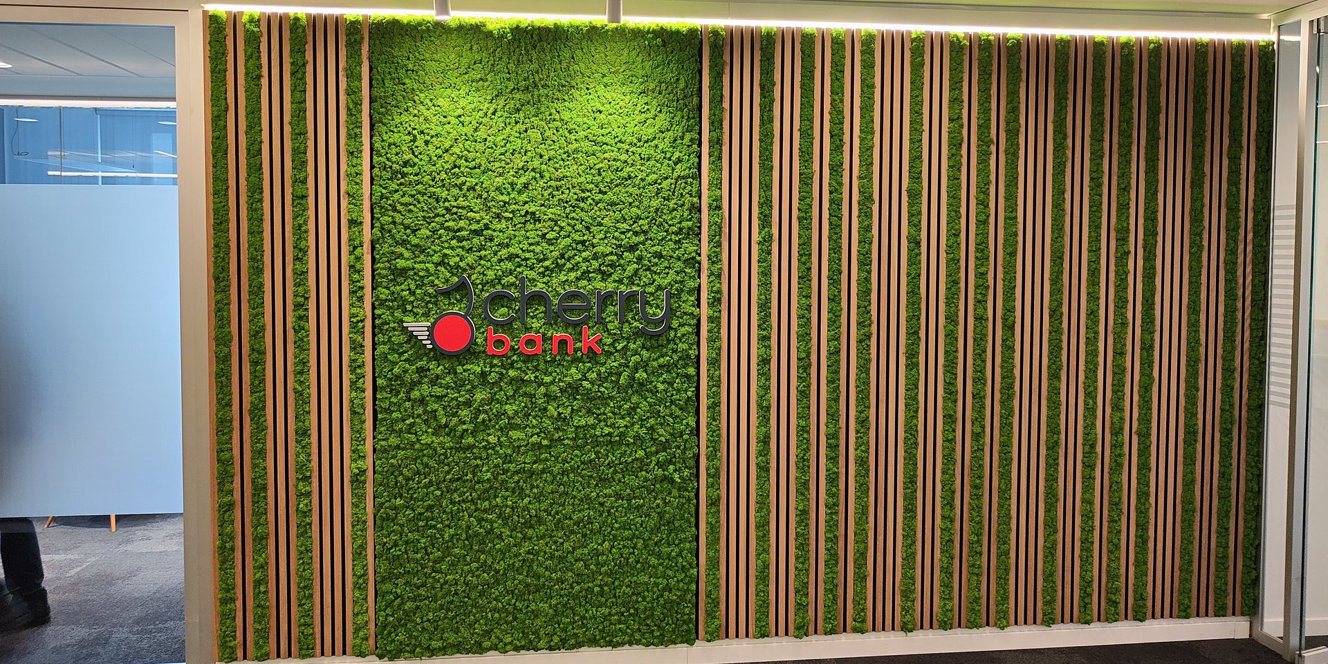 BENETTI CREATES GREEN WALLS FOR CHERRY BANK’S NEW OFFICES IN VIA MOSCOVA, MILAN