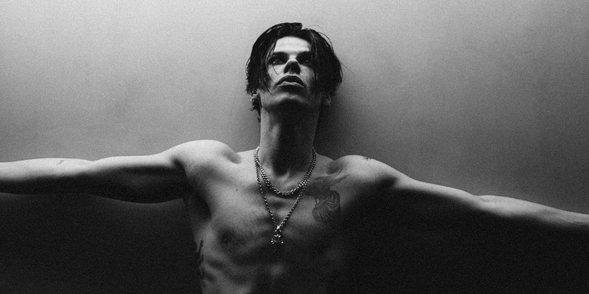 Yungblud zaprezentował akustyczną wersję nominowanego do Grammy przeboju „Zombie”