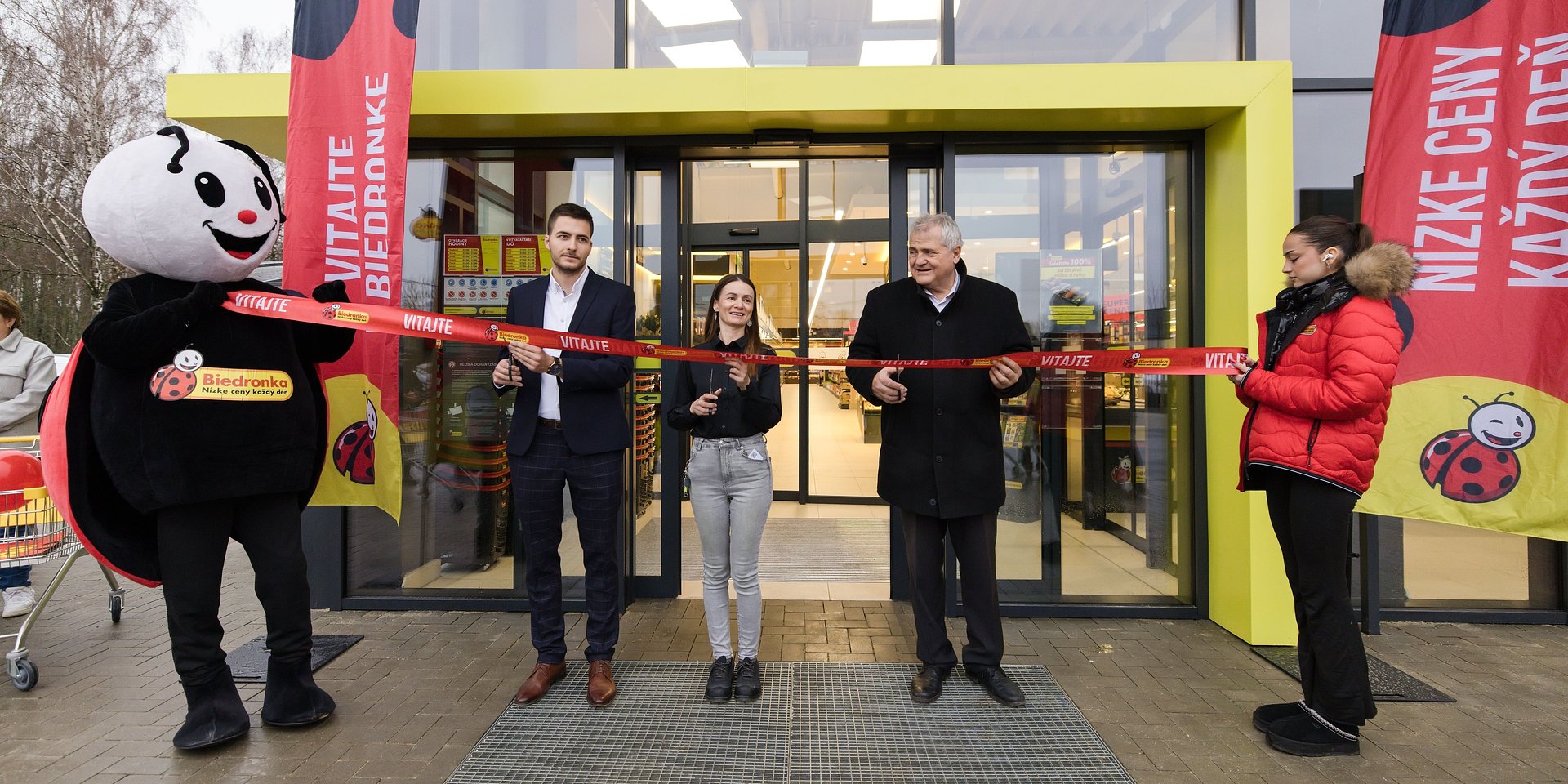 Biedronka otvára ďalšiu predajňu tesne pred Štedrým dňom! Výhodné nákupy si pred Vianocami užijú aj Tomášovčania