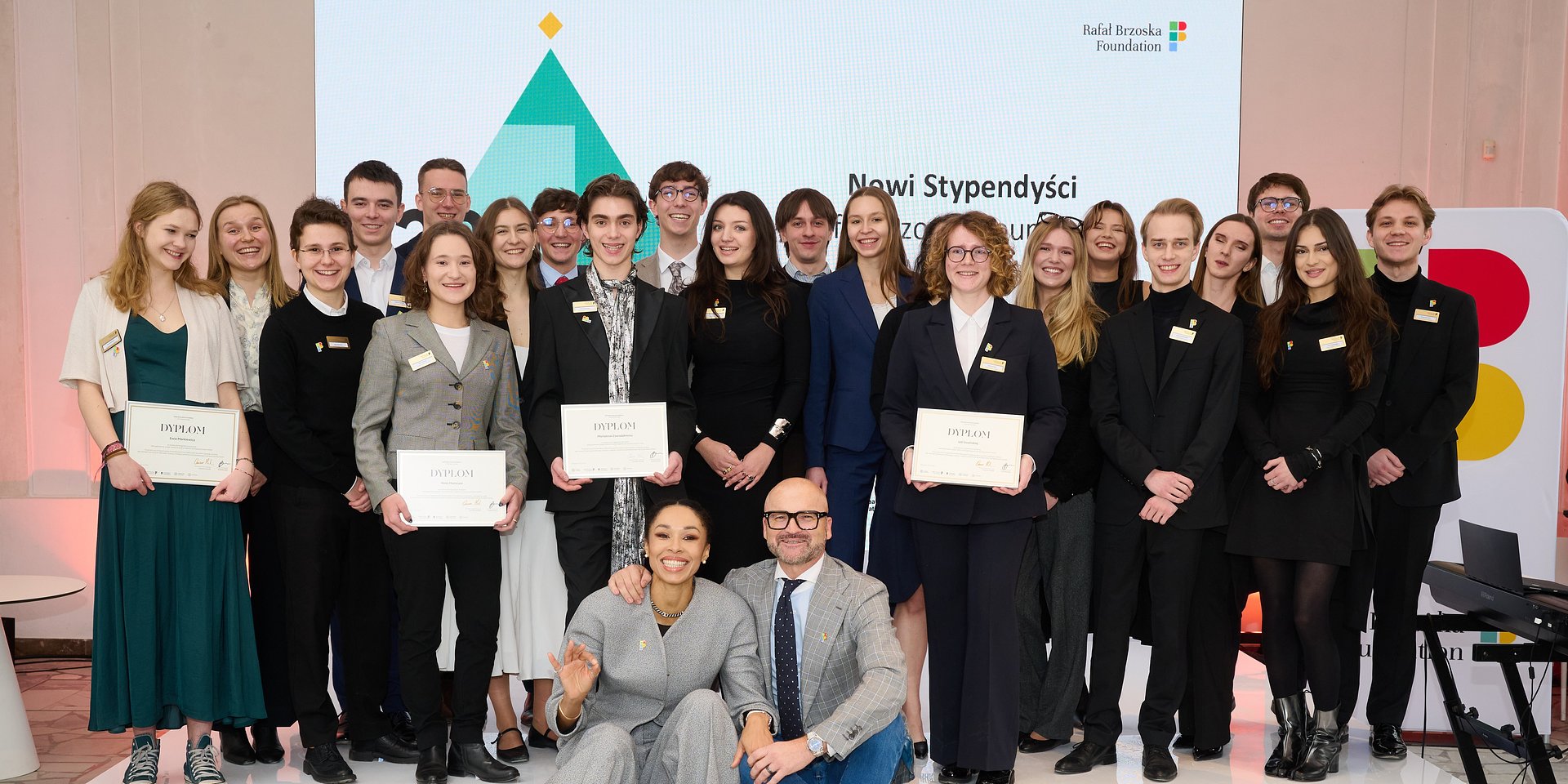 Rafał Brzoska i Omenaa Mensah przeznaczyli ponad 20 mln zł na edukację wybitnie zdolnej młodzieży. Ich fundacja sfinansuje polskim studentom pobyt badawczy NASA Jet Propulsion Laboratory