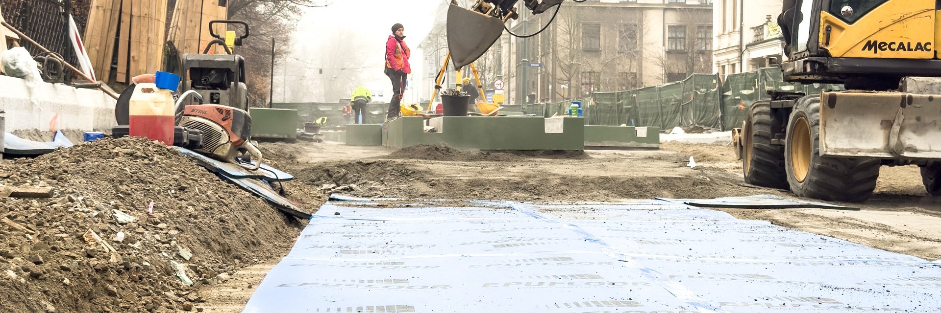 Postęp prac modernizacyjnych torowiska przy Plantach – zakończono pierwszy etap układania mat wibroizolacyjnych
