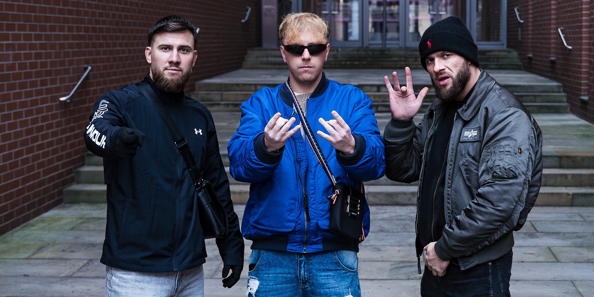 Beteo w numerze razem z Oska030 i Pusher’em ze składu Baba Hassan