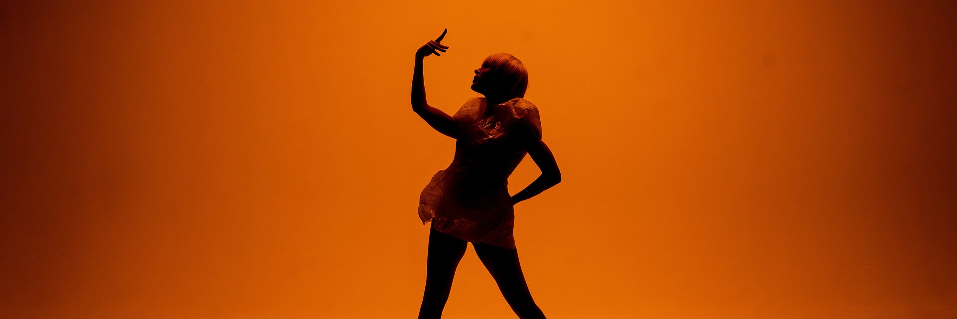 HELA w emocjonalnym natarciu. Nowy singiel „MILCZ” już dostępny!