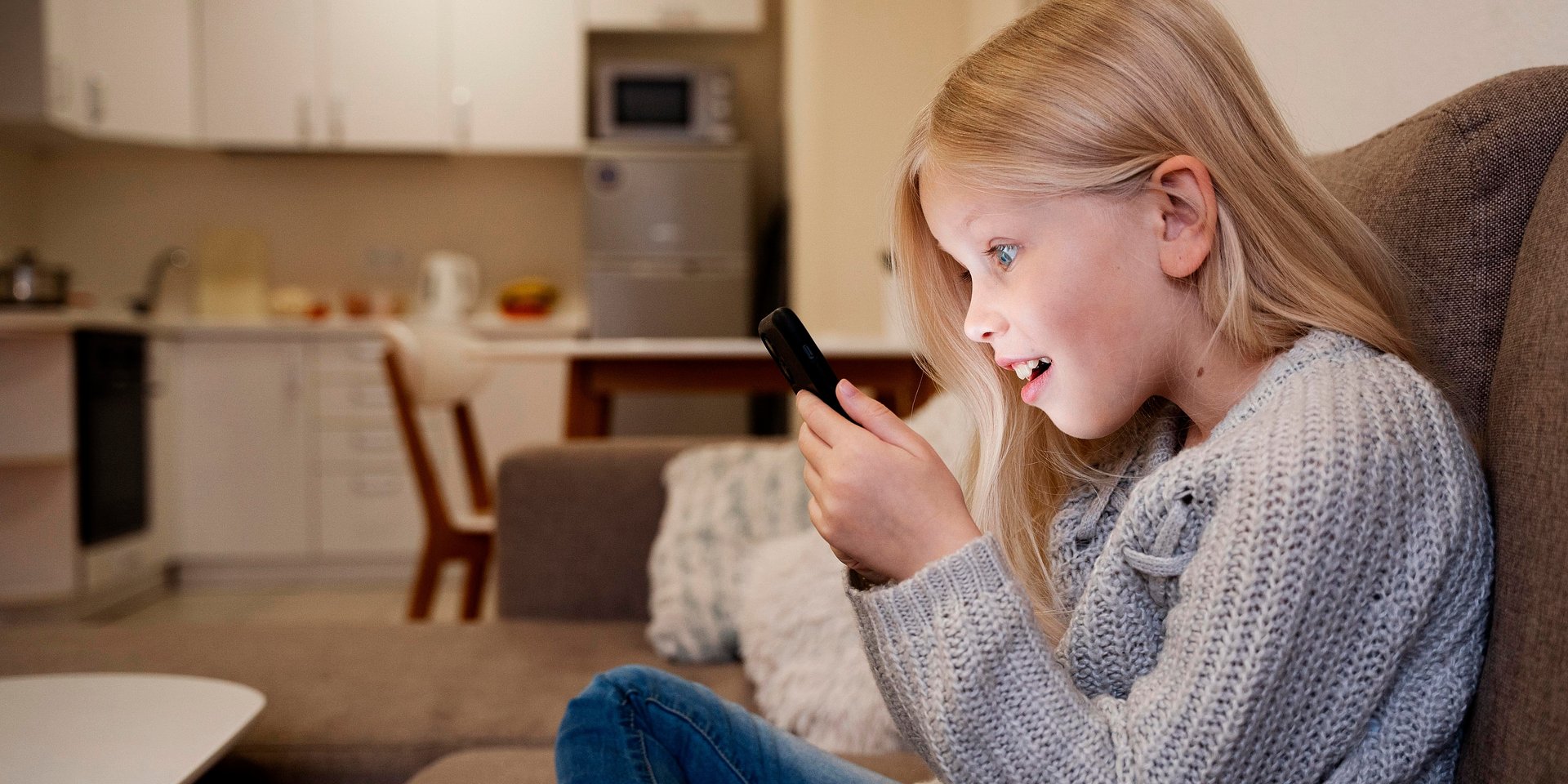 Social media pod kontrolą? Ograniczenia wiekowe zmieniają dziecięcy świat online