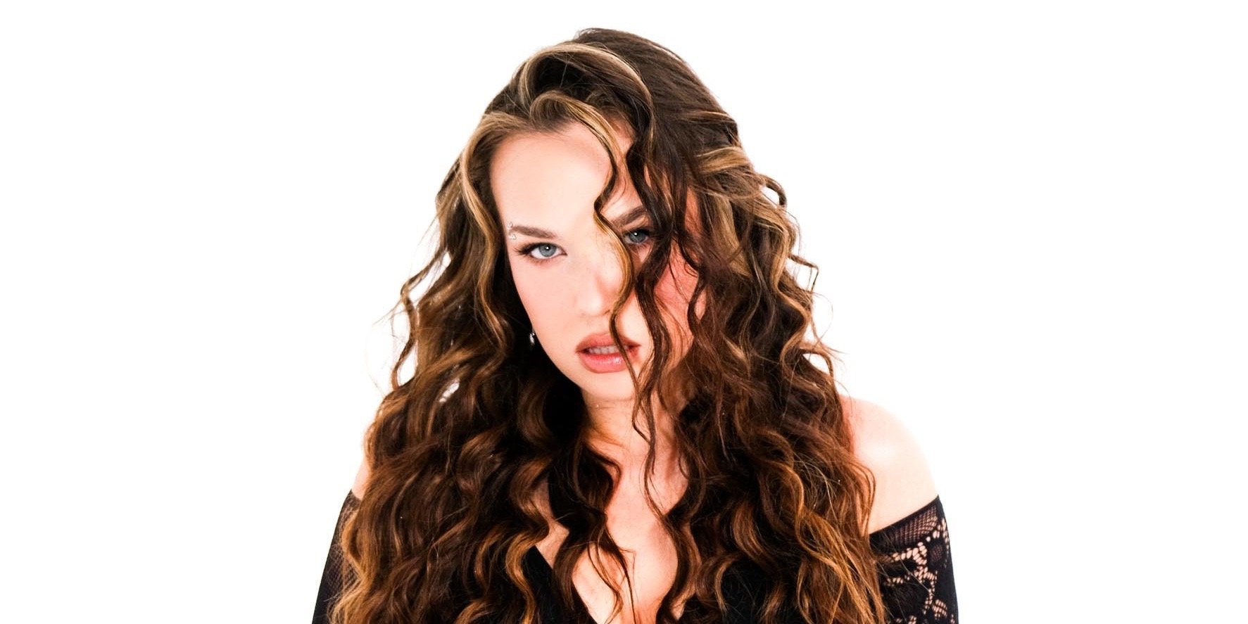 ANASTAZJA – ‘WILD CHILD’