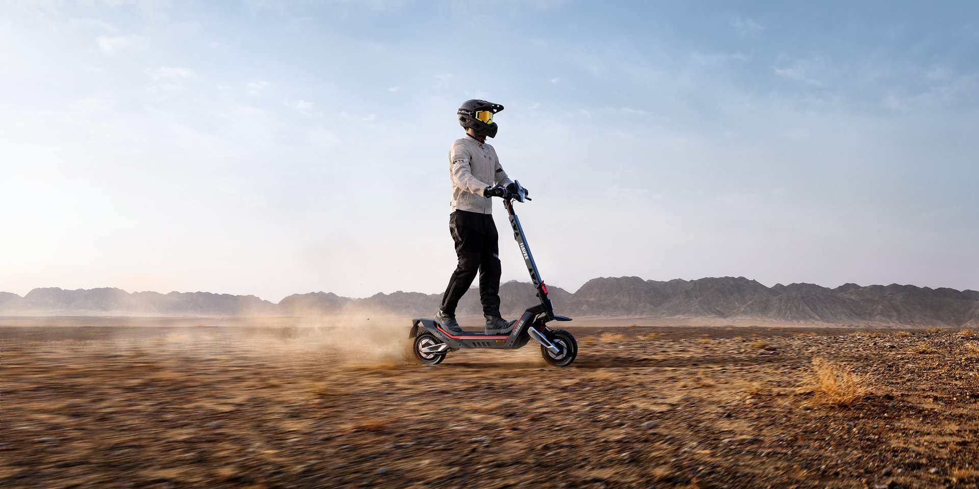 All-Terrain-Flaggschiff trifft auf Entry-Level Urban SUV: NAVEE bringt mit dem XT5 Max und dem N65i II zwei klar positionierte SUV-inspirierte E-Scooter in den Handel